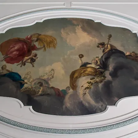 Luttrellstown Castle Hotel 5*